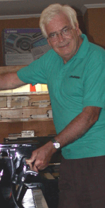 jefe.gif (32153 bytes)