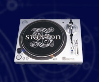 stanton_turntables_str860.jpg (10393 bytes)